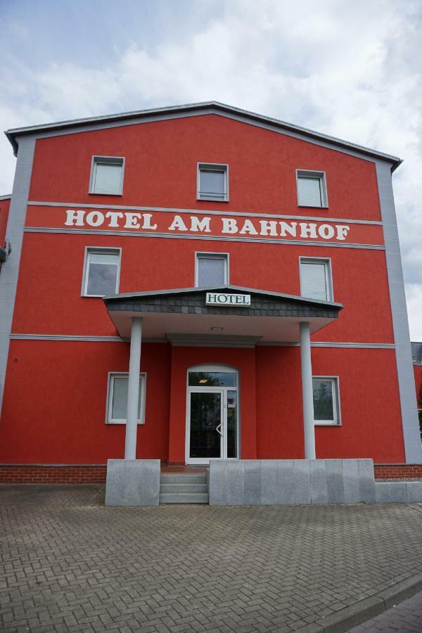 Hotel Am Bahnhof Waren  Bagian luar foto